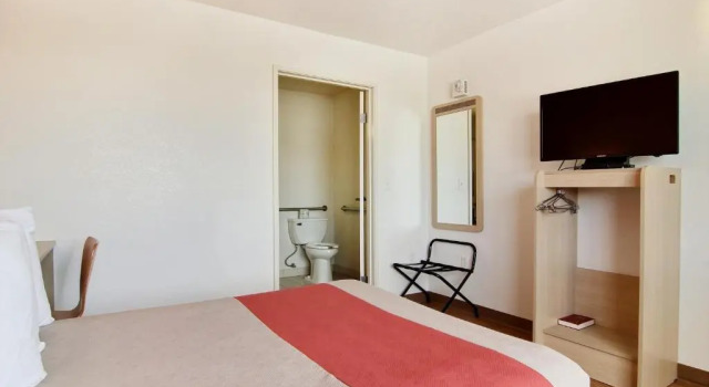 Четырёхместный номер Standard Motel 6-Fort Stockton, TX