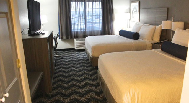 Четырёхместный номер Standard Country Inn & Suites by Radisson, Bolingbrook-Romeoville, I-55