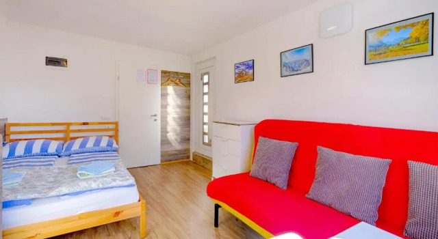 New Studio with AirCon & FREE Parking