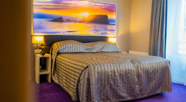 Полулюкс Churchill Hotel Bayeux Centre