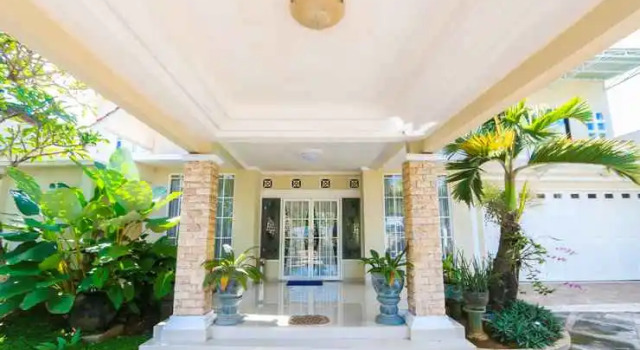 HOME 88 Feels Like Home, Book Hotel Hotels in Sleman with Parking, Parking