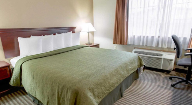 Двухместный люкс c 1 комнатой Holiday Inn Express & Suites Mountain View Silicon Valley by IHG