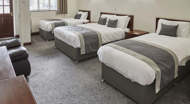 Четырёхместный номер Standard Appleby Inn Hotel