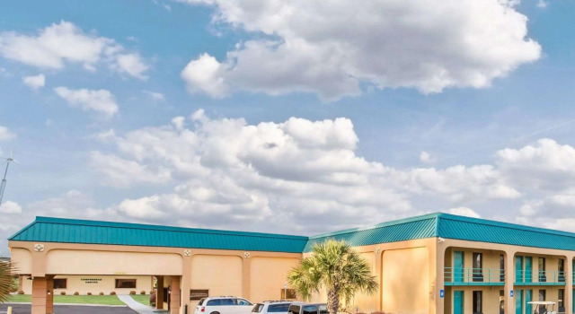 Quality Inn Macon, Book Hotel Hoteller i Macon med parkering, Parkering