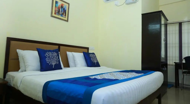 OYO 8273 Diamond Inn, Забронировать Отель Отели штата Кералы с завтраком, Завтраки