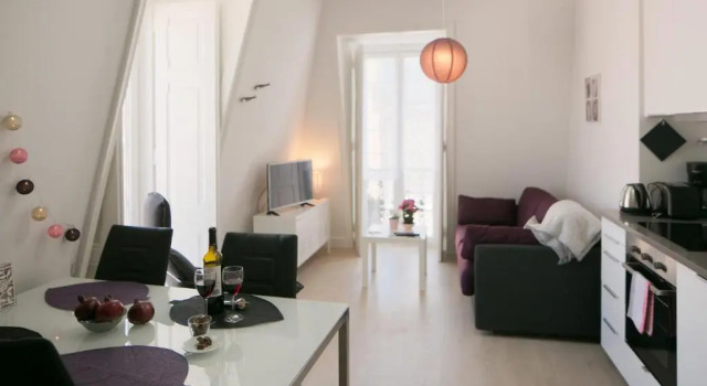 Апартаменты Standard Classic and Comfortable Topfloor Apartment 13 by Lisbonne Collection