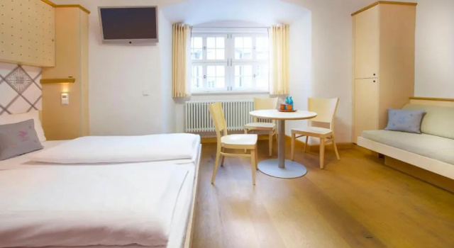 Четырёхместный номер Standard JUFA Hotel Kronach - Festung Rosenberg