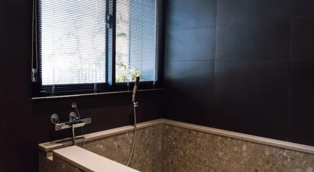 Семейный номер Standard с балконом Drizzle Inn