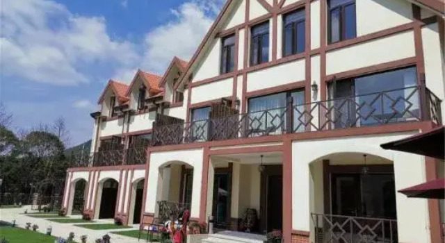 Edinburgh Holiday Hotel, Prenota Hotel Hotel a Huzhou con piscina, Piscina