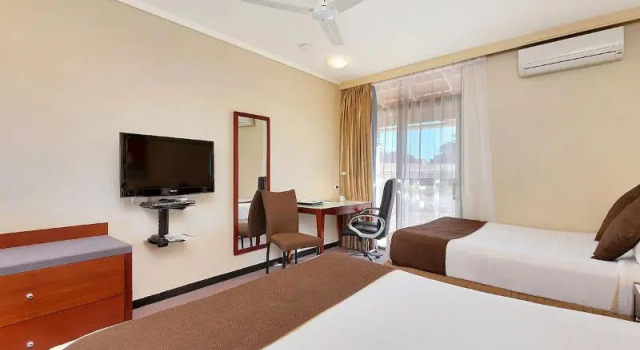 Трёхместный номер Standard с балконом Comfort Inn Whyalla
