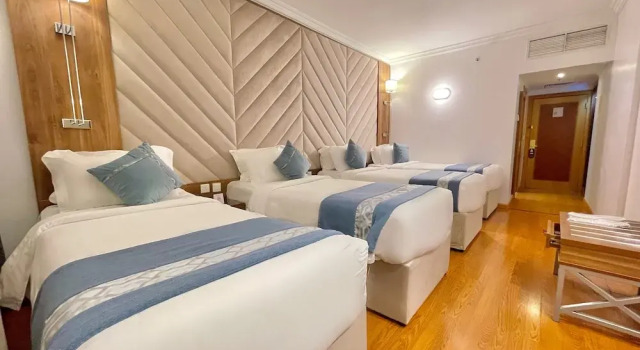 Четырёхместный номер Standard Al Ritz Al Madinah