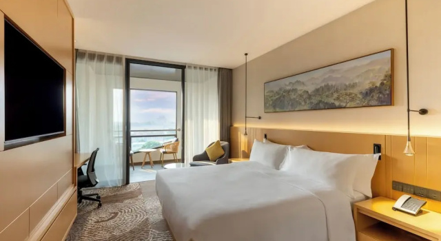 Двухместный номер Standard с балконом DoubleTree by Hilton Vientiane