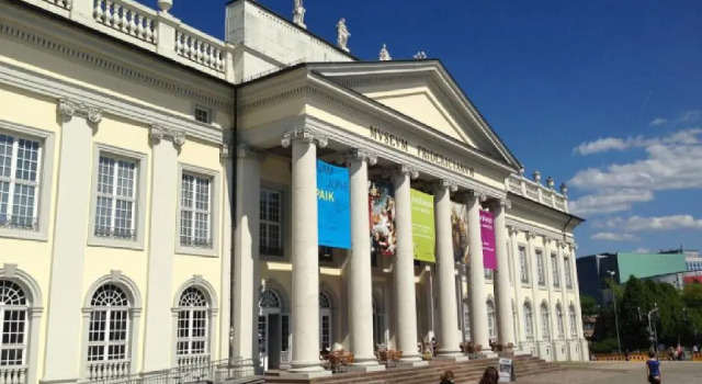 Апартаменты с балконом Art City-Studios Kassel 6 und 9 mit 2 Schlafzimmern, groß, modern, citynah, kostenfreie Parkplätze, Süd-Balkons, ruhig, Herkulesblick, voll ausgestattet