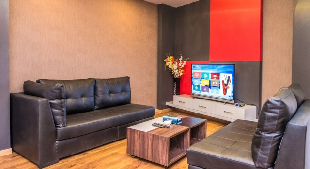 Апартаменты Deluxe с 3 комнатами с балконом и с видом на город Classic Serviced Apartments