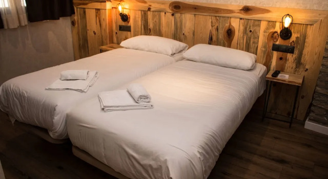Семейный номер Standard с балконом Black Swan Hostel Sevilla