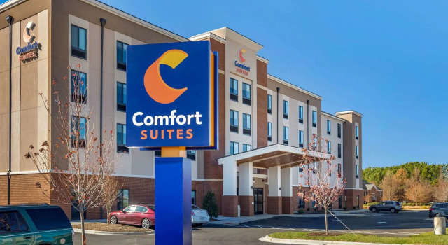 Comfort Suites Greensboro-High Point, Book Hotel Greensboro North Carolina