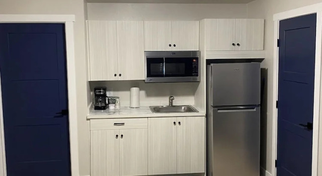 Люкс Luxury CB&M Executive Suites
