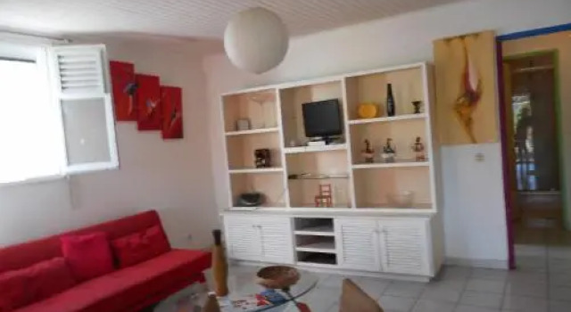 Appartement Vue Jardin Fleuri, Забронировать Апартаменты/квартира Ламантен Фор-де-Франс