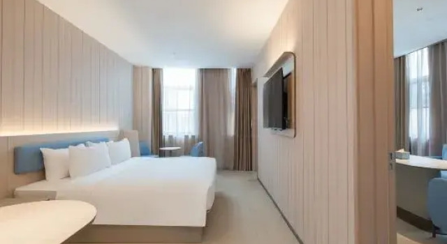 Люкс Deluxe HanTing Hotel (Taizhou Zhangdian Town Zhihui Park)