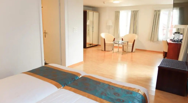 Люкс SWISS HOTEL LA COURONNE