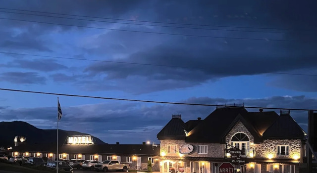 Четырёхместный номер Standard с видом на реку Motel vue Belvédère