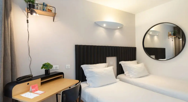Двухместный номер Hôtel Chromatics & Restaurant Hill Club by HappyCulture