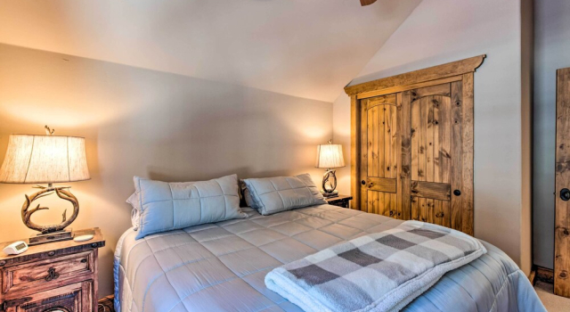Коттедж Spacious Angel Fire Home w/ Deck & Resort Perks!