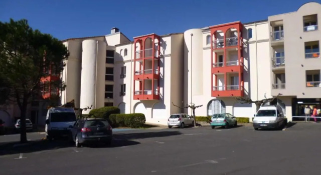 studio 23m² avec lit fixe en 140 et canapé clicclac
