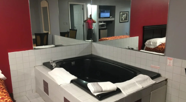 Двухместный люкс Haven Inn & Suites