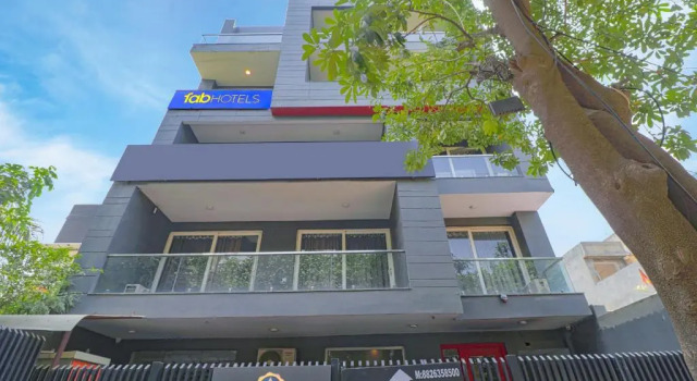 FabHotel Pantao Stays, Забронировать Отель Гургаон Gurgaon Region, рядом с Motorola Solutions India