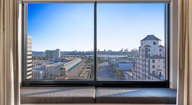 Номер Standard с видом на гавань Marriott Long Beach Downtown