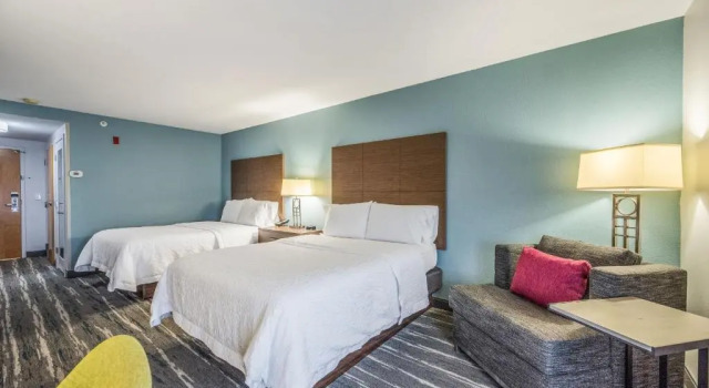Четырёхместный номер Standard Hampton Inn Oakland-Hayward