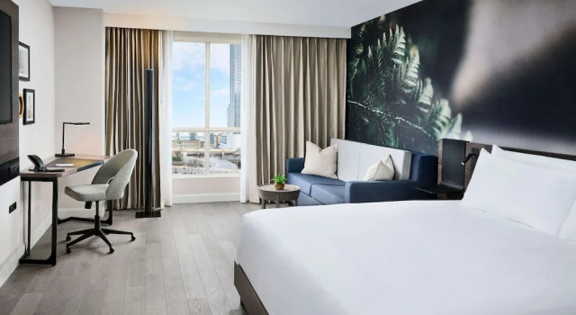 Полулюкс Executive The Novotel Toronto Centre