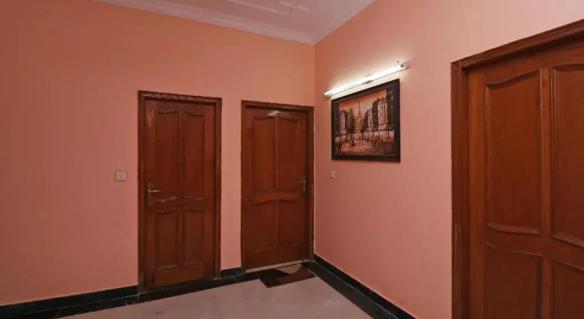 The Rock Residency by OYO Rooms, Забронировать Отель Грейтер-Нойда штат Уттар-Прадеш