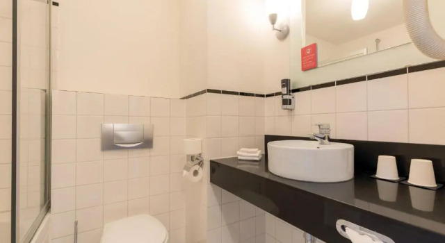 Двухместный номер Deluxe Leonardo Hotel IJmuiden Seaport Beach