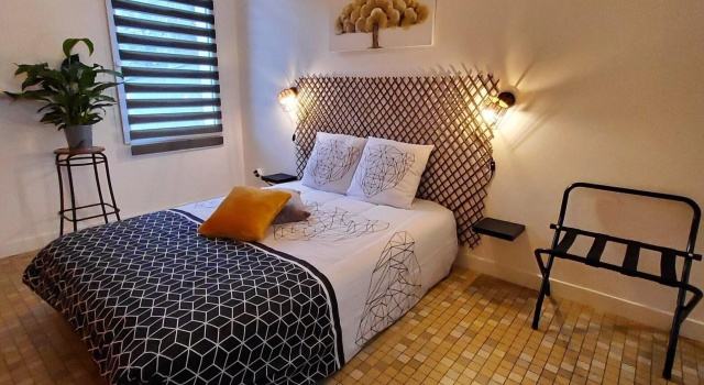 Chez Jollyjune, Book Hotel Hoteller i Lower Normandy med parkering, Parkering