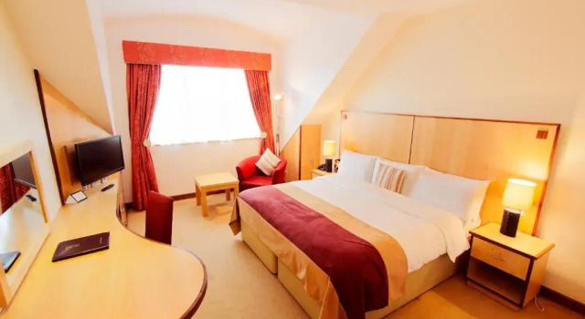 Номер Premier La Mon Hotel & Country Club