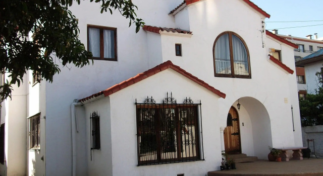 Mediterraneo B&B, Забронировать Отель «постель и завтрак» Отели Винья-дель-Мар с бассейном, рядом с Gustavo Fricke Hospital, Бассейн