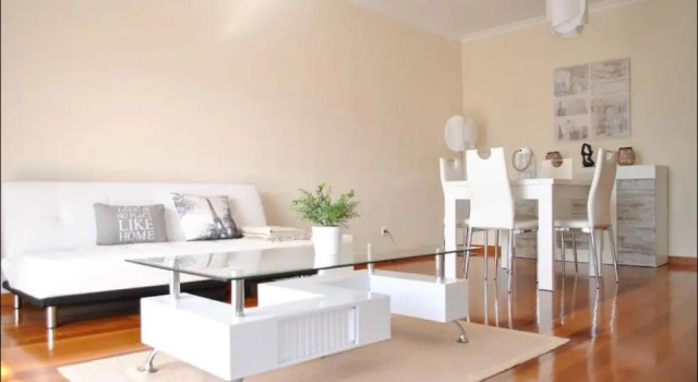 Апартаменты Plaza Charming Flat