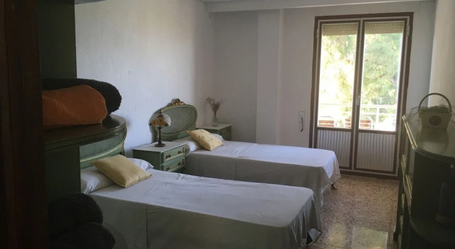 Villa Entrenaranjos, Boek Villa Picasent Barcelona