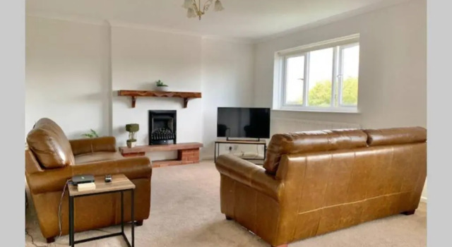 Stratford upon Avon: 2 bed town centre apartment, parking for one car