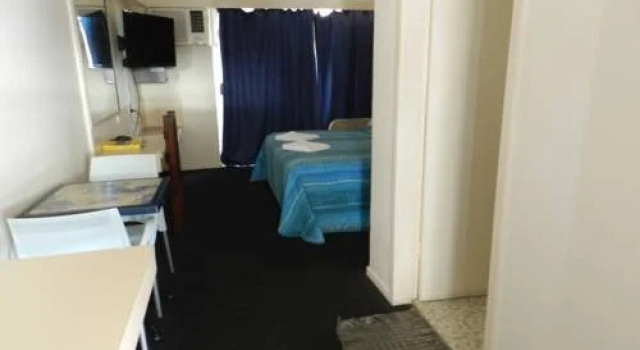 Castle Court Motor Inn, Забронировать Отель Рокгемптон Southern Great Barrier Reef, рядом с Информационный центр для посетителей Шпиля Тропика Козерога