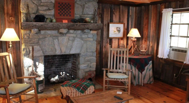 Deerwoode Lodge and Cabins, Забронировать Отель Бревэрд Северная Каролина