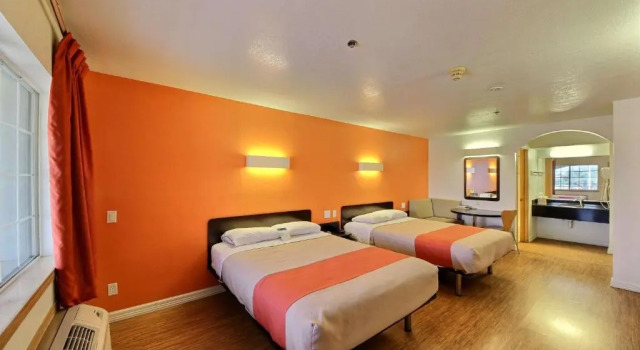 Четырёхместный номер Standard Motel 6-Edinburg, TX