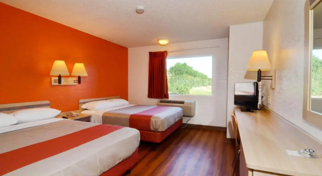 Четырёхместный номер Standard Motel 6 North Palm Springs, CA - North