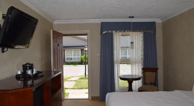 Двухместный номер Standard Festival Courtyard Inn