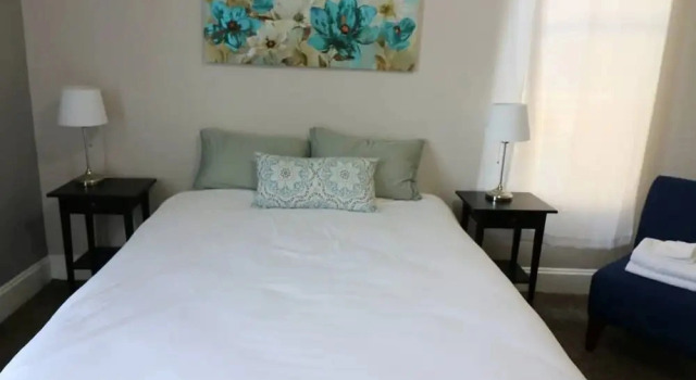 Коттедж Windsor Park Pad apt 2 min to Mass Ave With AC