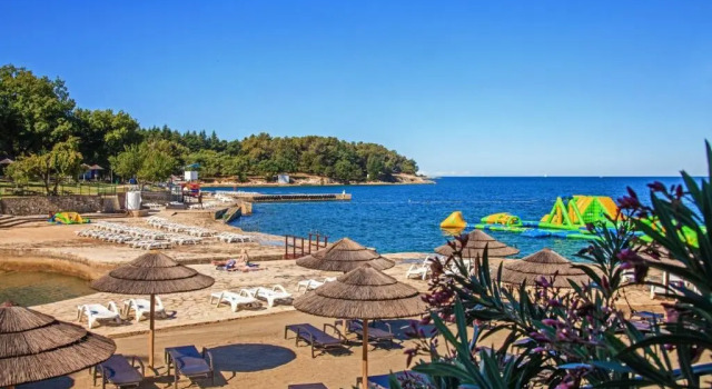 Апартаменты Standard One bedroom apartment with direct sea view located in the old town of Porec