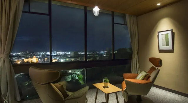 Yamashiro Onsen Midori no Yado Bansyoukaku, Rezerwuj Hotel Hotele w Ishikawa z basenem, Basen