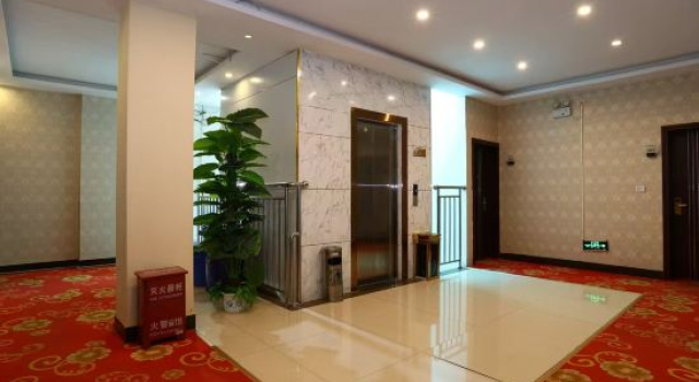 Luliang 98 Express Hotel, Boek Hotel Luliang Yunnan